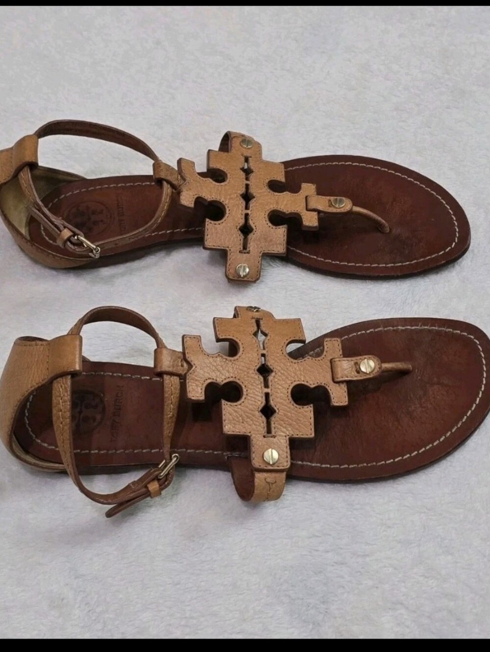 Women's Tory Burch Sandals Phoebe Flat Thong Royal Tan Leather Logo Size 8.5 - Picture 2 of 7